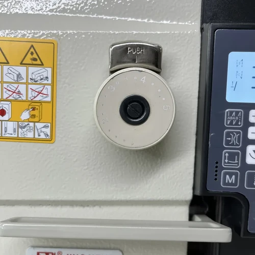 JN-1530BTF Single Needle Zig Zag Computer Sewing Machine