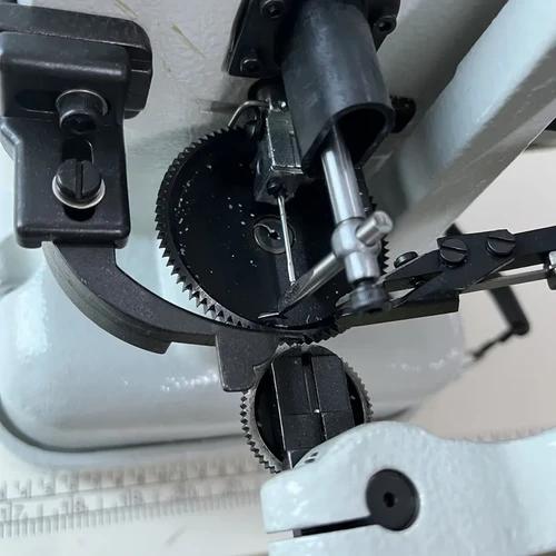 JN-600TF Automatic Thread Cutting Strobel Machine