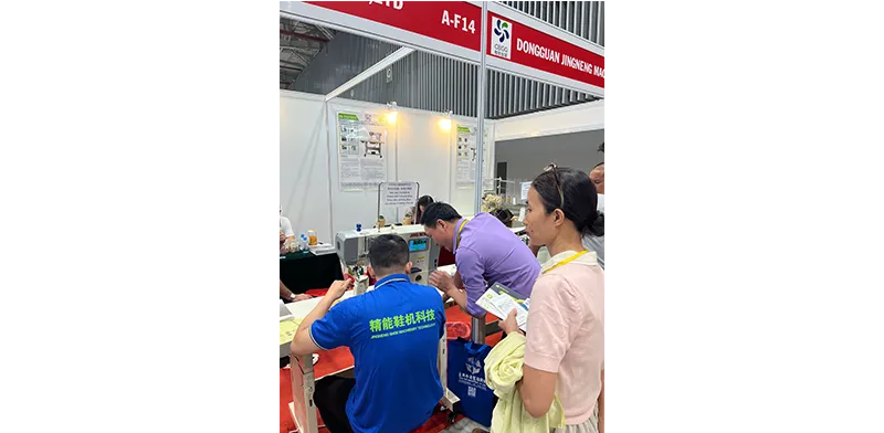 Customers views the JN-563 at the 26th International Shoes and Leather Exhibition – Vietnam.